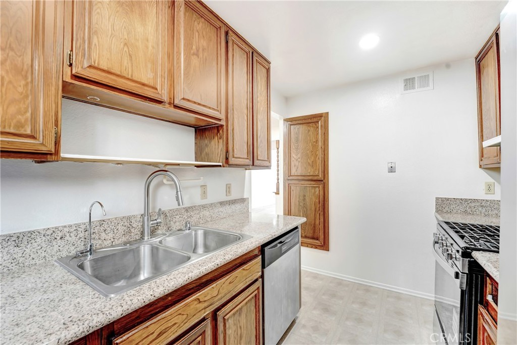 Not Applicable-105 - Residential Lease