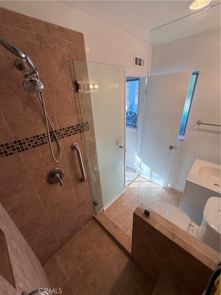 S.E 1/4 OF THE N.W 1/4 - Residential