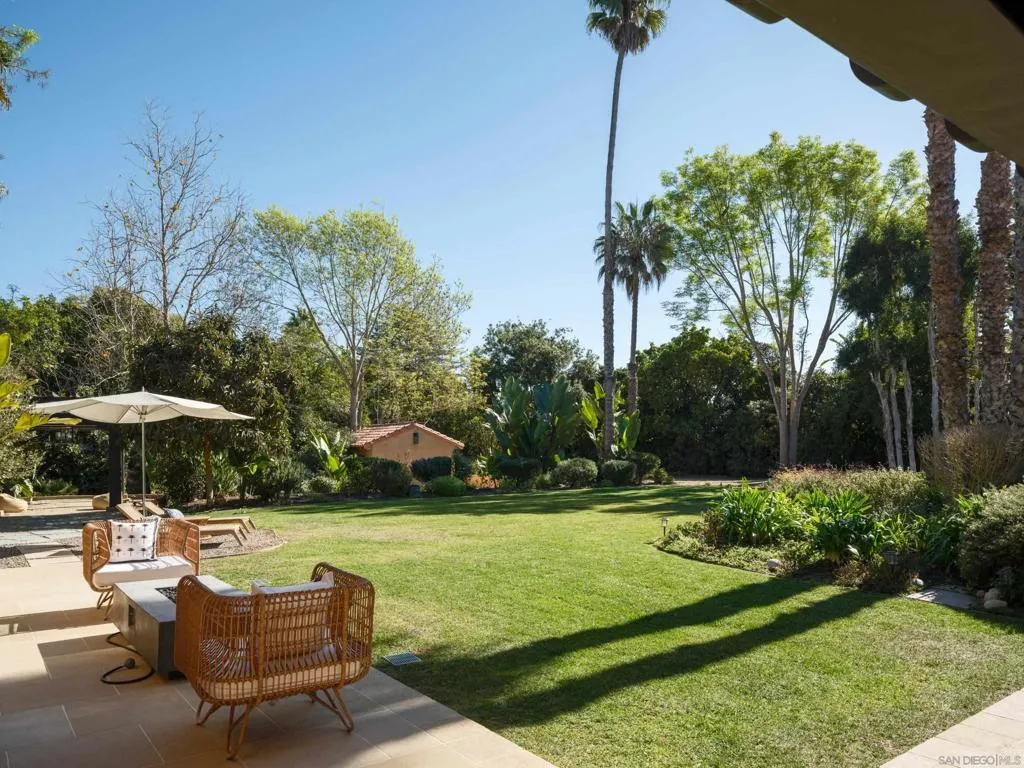 La Jolla, California 92037, United States, 5 Bedrooms Bedrooms, ,4 BathroomsBathrooms,Residential,Active,203472