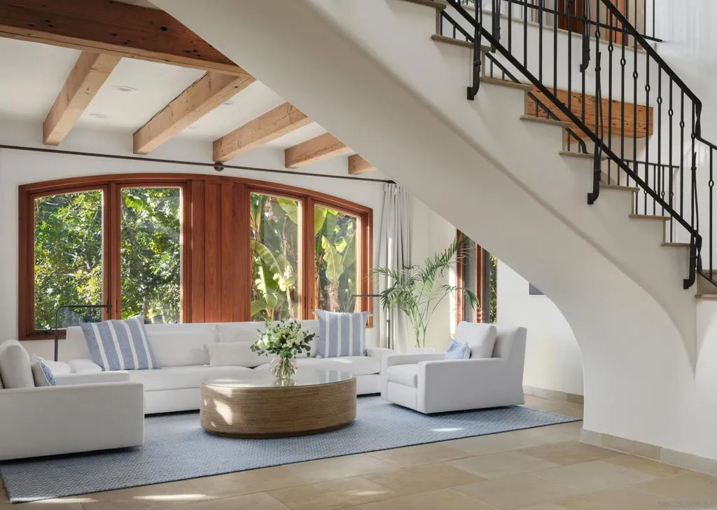 La Jolla, California 92037, United States, 5 Bedrooms Bedrooms, ,4 BathroomsBathrooms,Residential,Active,203472