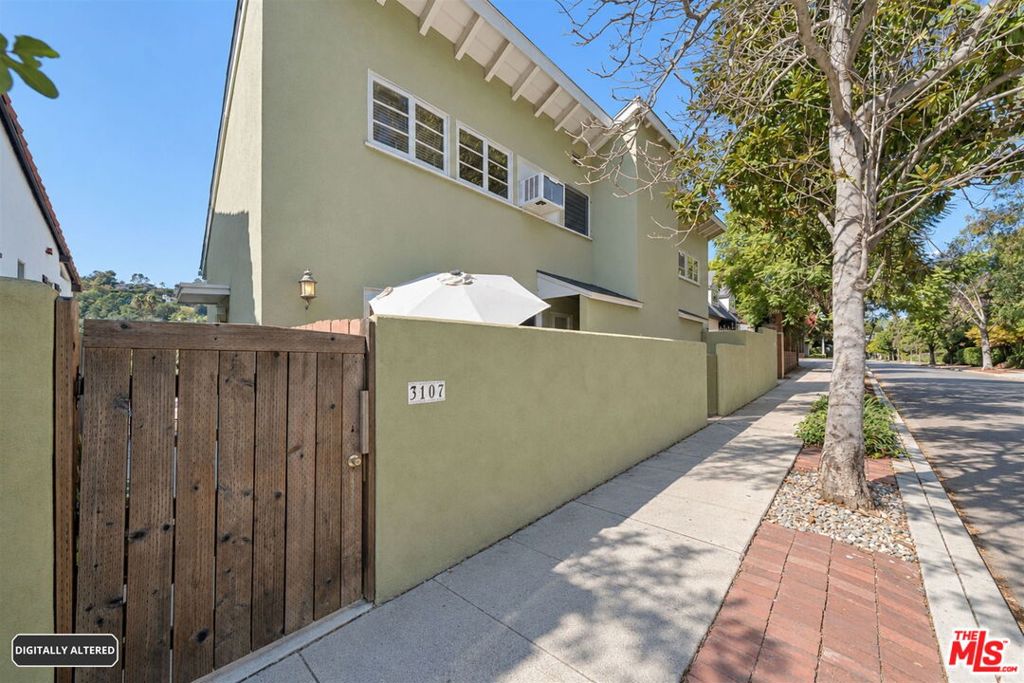 3107 Hollycrest Drive