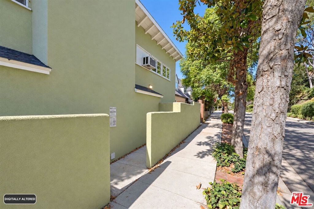 3107 Hollycrest Drive