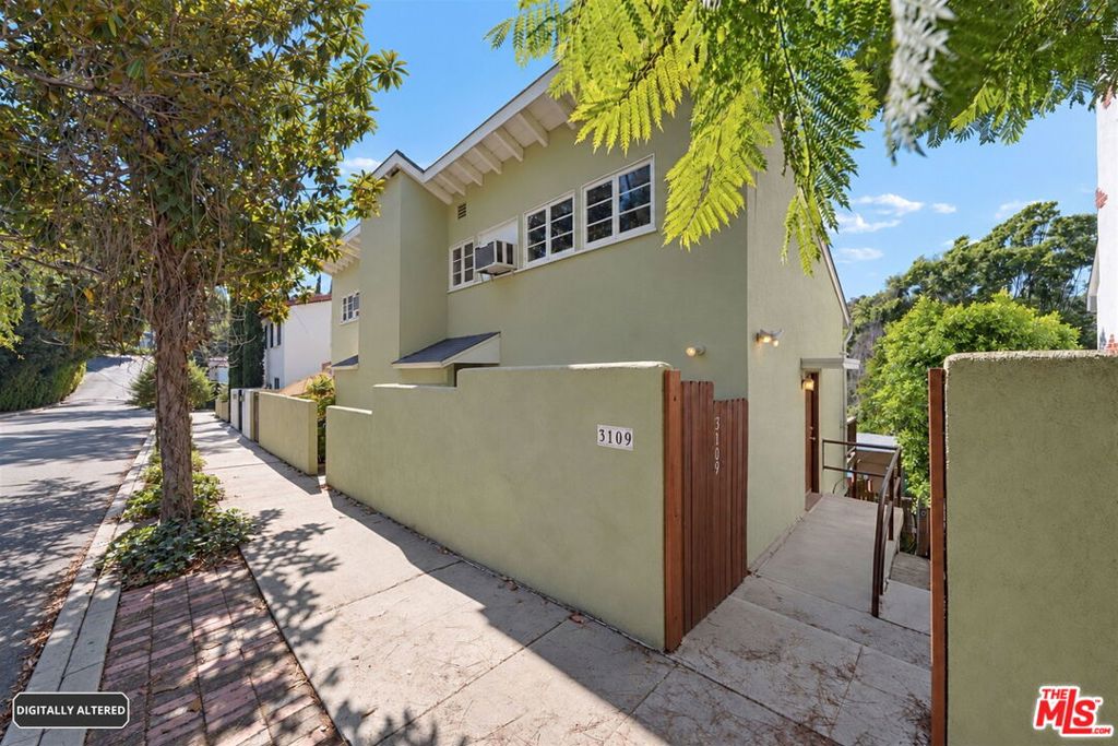 3107 Hollycrest Drive
