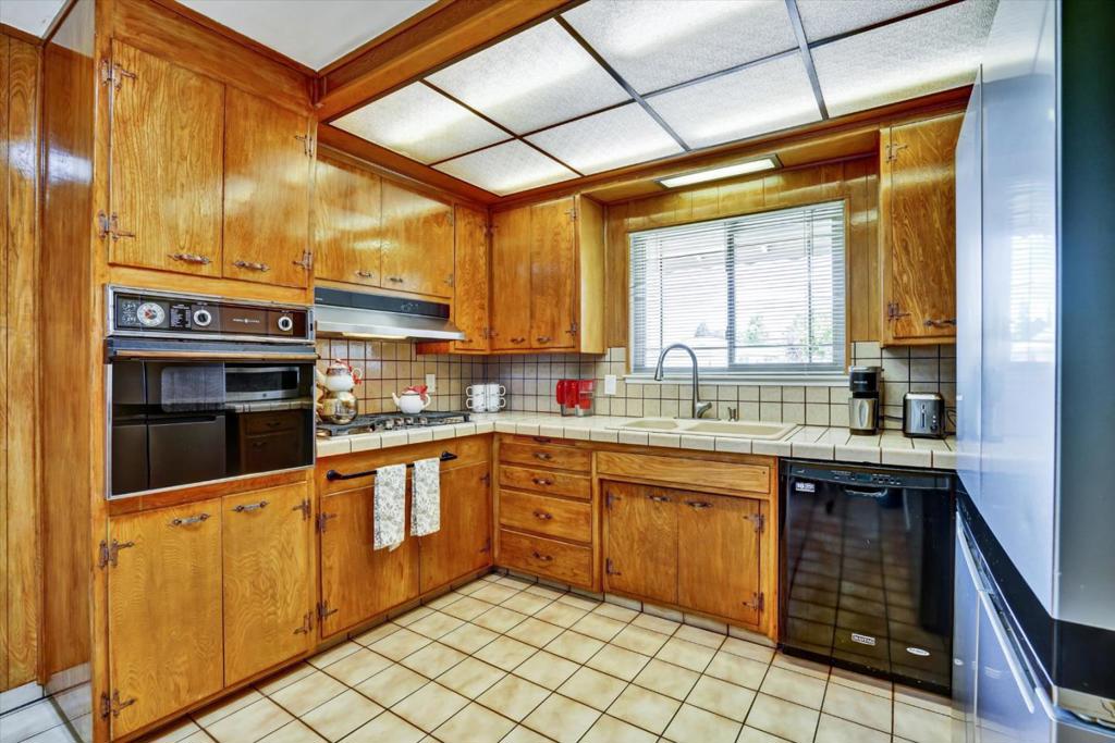 831 Wagoner Drive