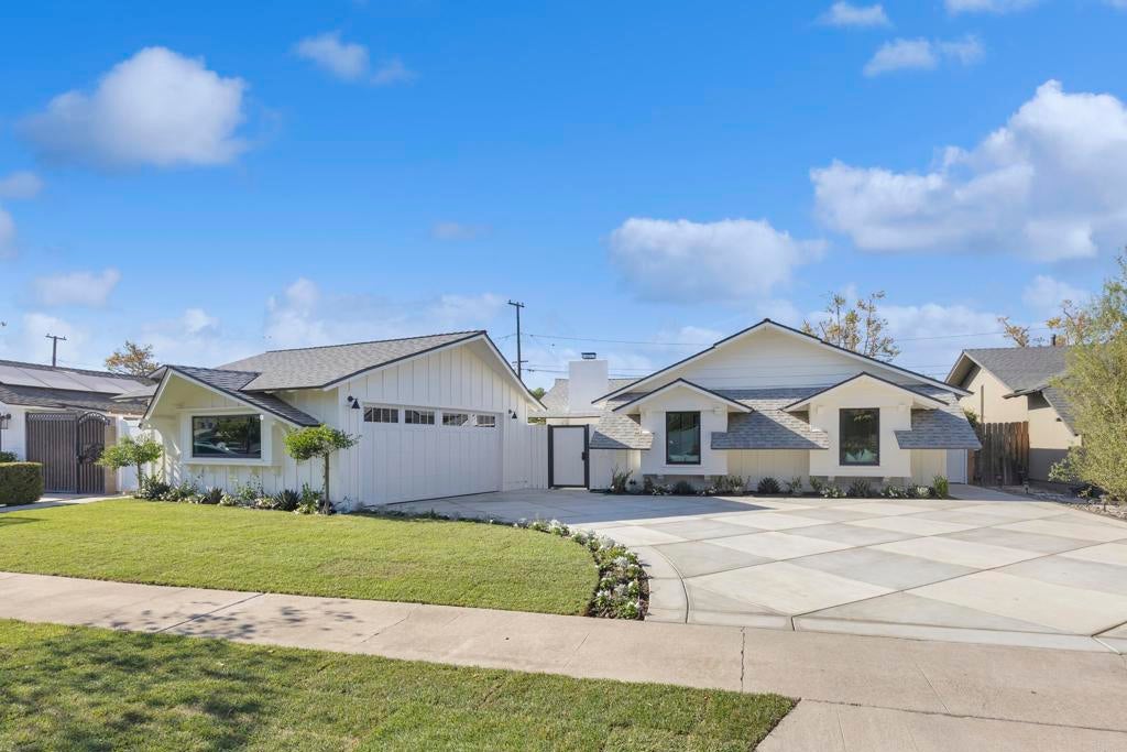 3221 Kempton Drive