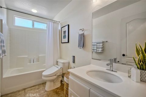 Tiny photo for 32839 Tiempo Circle, Temecula, CA 92592 (MLS # SB25154651)