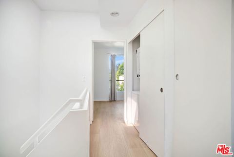 Tiny photo for 811 11th Street #4, Santa Monica, CA 90403 (MLS # 25595335)