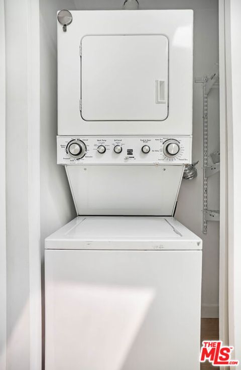 Tiny photo for 811 11th Street #4, Santa Monica, CA 90403 (MLS # 25595335)