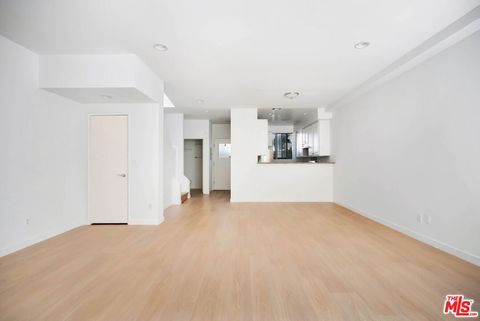 Tiny photo for 811 11th Street #4, Santa Monica, CA 90403 (MLS # 25595335)
