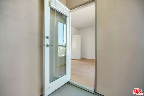 Tiny photo for 811 11th Street #4, Santa Monica, CA 90403 (MLS # 25595335)