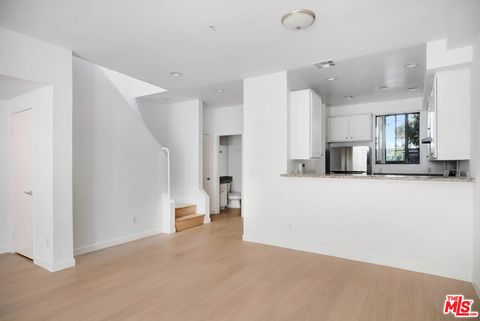 Tiny photo for 811 11th Street #4, Santa Monica, CA 90403 (MLS # 25595335)