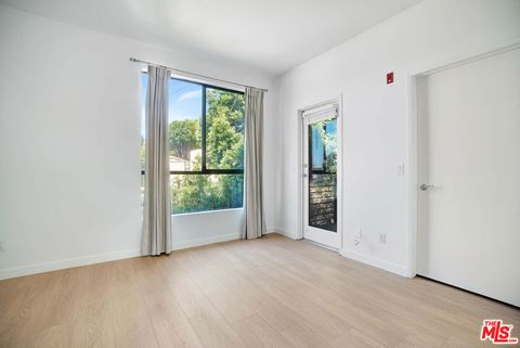 Tiny photo for 811 11th Street #4, Santa Monica, CA 90403 (MLS # 25595335)