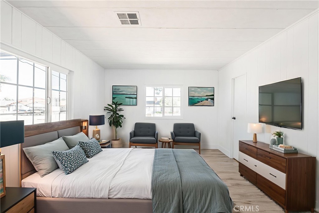 Fully Renovated Home in a Premier 55+ Community – La Verne Living at Its Best!
Welcome to this beautifully remodeled 2-bedroom, 2-bath manufactured home located in one of La Verne’s most desirable and secure 55+ senior communities. Just minutes from the 210 Freeway, this move-in-ready gem offers comfort, style, and convenience in a peaceful setting surrounded by friendly, welcoming neighbors. Inside, you’ll find a bright and spacious layout filled with natural light and top-to-bottom upgrades. The home features a brand-new kitchen with modern cabinetry and countertops, new flooring, and a new front door. Both bathrooms have been completely renovated with new vanities, toilets, and showers, creating a clean, spa-like feel. A bonus room offers flexibility—perfect as a home office, third bedroom, or 2nd dining room. Enjoy year-round comfort with a brand-new central A/C system, and the washer and dryer are included for added convenience.
Step outside and relax—the yard is currently being fully renovated with turf/grass, creating the perfect setting to BBQ on your patio and enjoy the stunning views of the foothills. And the best part? This home is located along the street with no direct neighbor on one side, offering added privacy and space. As a resident, you’ll enjoy access to resort-style amenities including a sparkling pool, soothing jacuzzi, and an active clubhouse for social gatherings. Community Guidelines: At least one resident must be 55 or older, and a second occupant may qualify at age 45 or older, making this a flexible and inclusive option for mature living. This home offers the best of senior living—completely remodeled, spacious, light-filled, and located in a beautiful, secure community with great neighbors. Don’t miss your chance to own this upgraded retreat in the heart of La Verne!