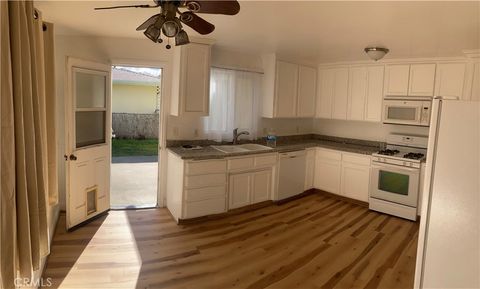 Photo of 2613 Lucerne Way Way, Mountain Mesa, CA 93240 (MLS # CV25273789)