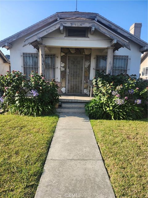 Photo of 437 W 81st Street, Los Angeles, CA 90003 (MLS # IN25174293)