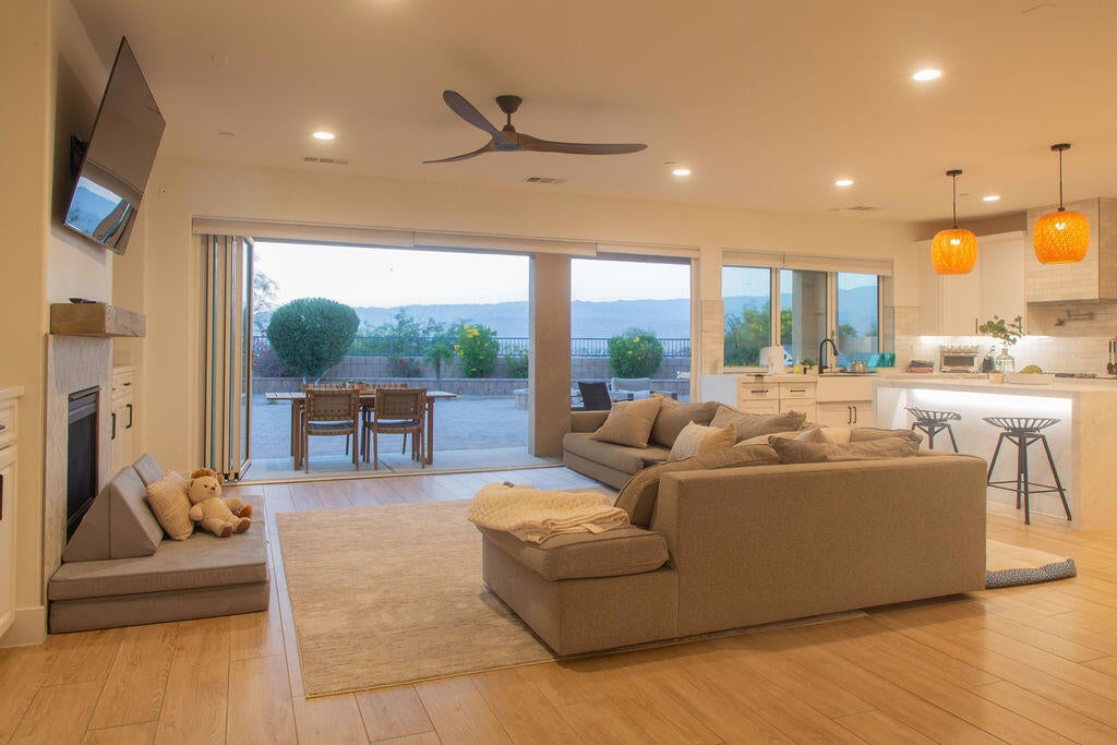 73734 Mondrian Place