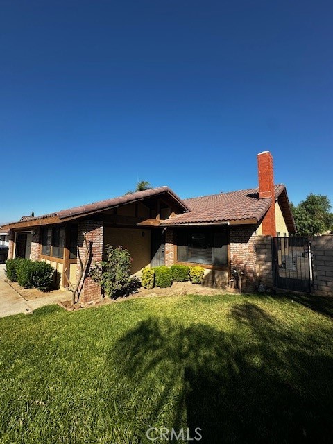 Main image without alt text