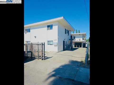 Photo of 1035 76Th Ave Ave, Oakland, CA 94621 (MLS # 41103939)