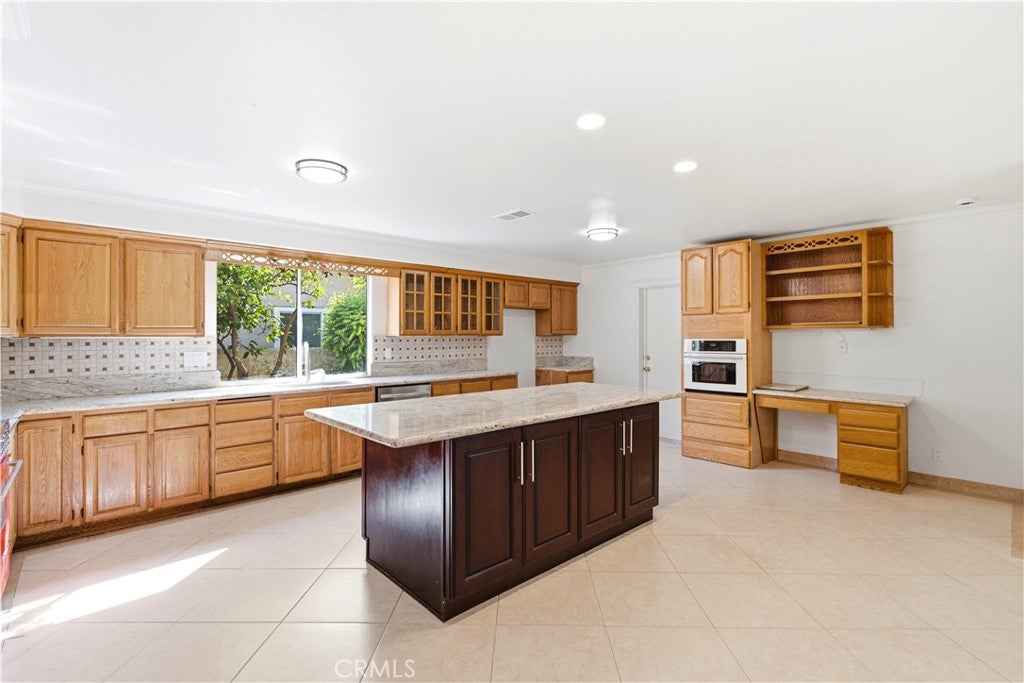 14902 Dahlquist, Irvine CA 92604 - Photo 7