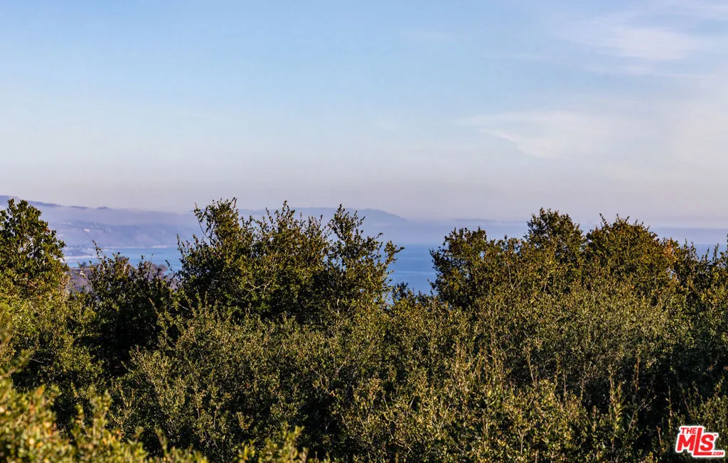 Santa Barbara, California 93108, United States, 3 Bedrooms Bedrooms, ,4 BathroomsBathrooms,Residential,Active,255158