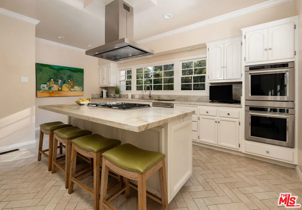 Santa Barbara, California 93108, United States, 3 Bedrooms Bedrooms, ,4 BathroomsBathrooms,Residential,Active,255158