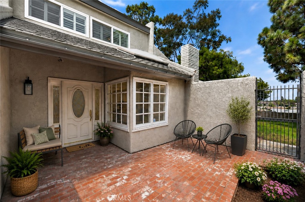 18692 Maplewood Cir