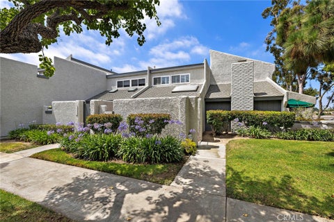 Photo of 18692 Maplewood Cir CIR, Huntington Beach, CA 92646 (MLS # OC26116921)
