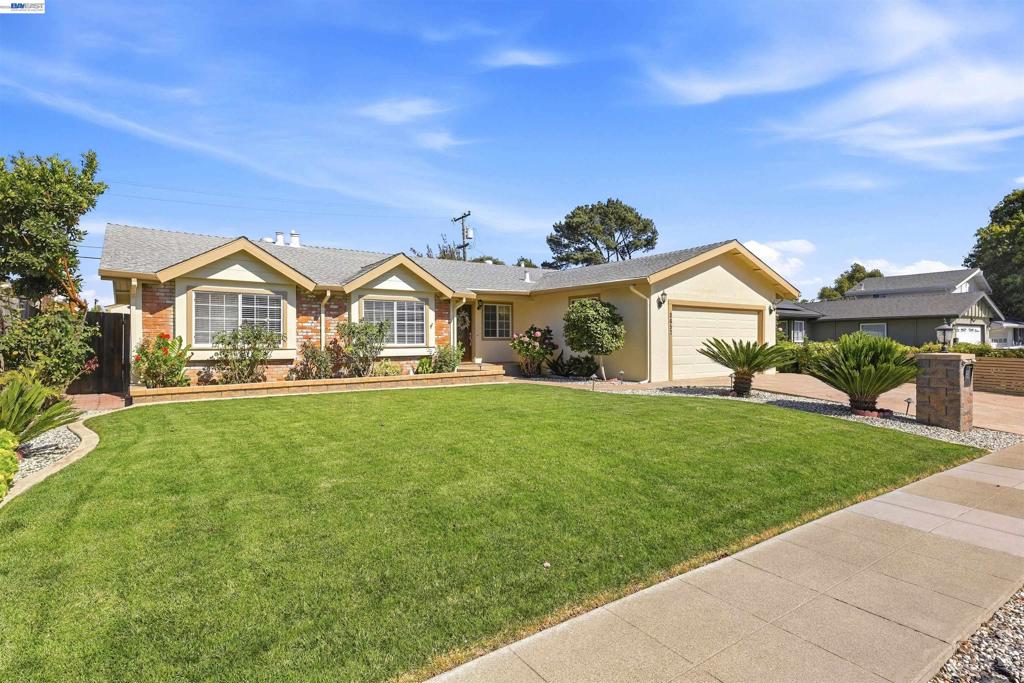 8657 Davona Dr