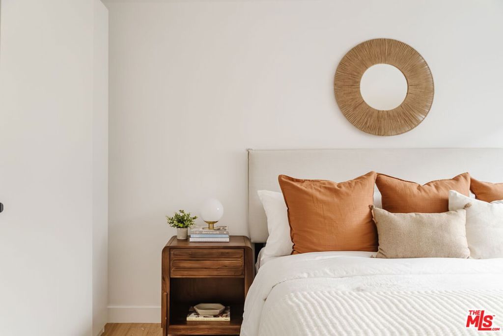 listing image 130728773737571219914