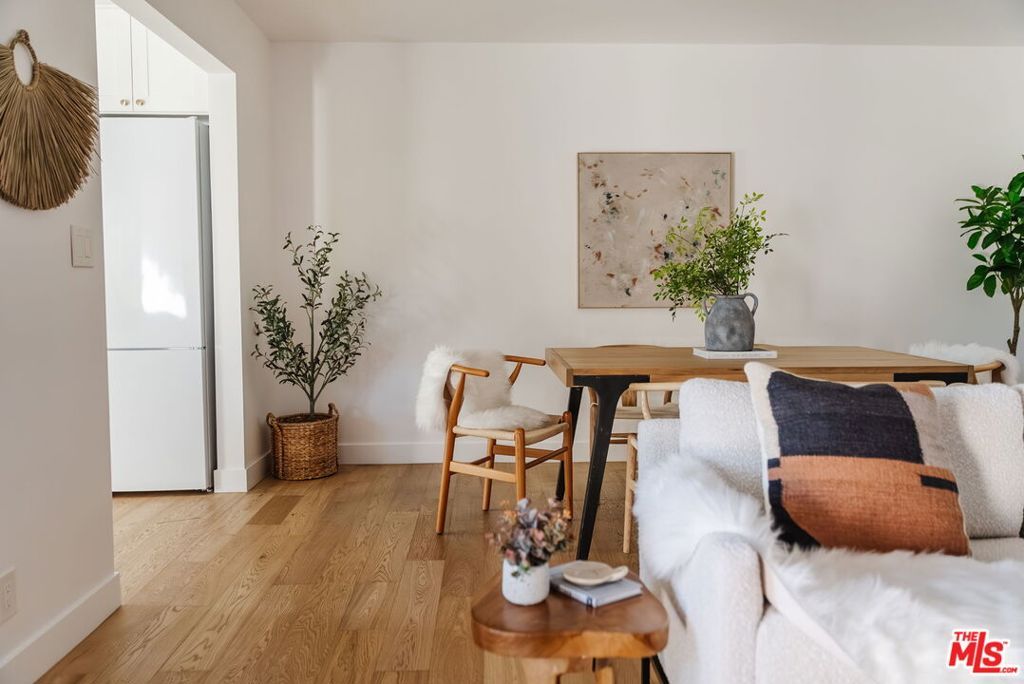 listing image 130721778396963429911