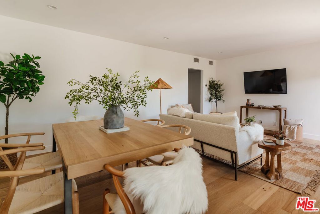 listing image 130727876678797755236