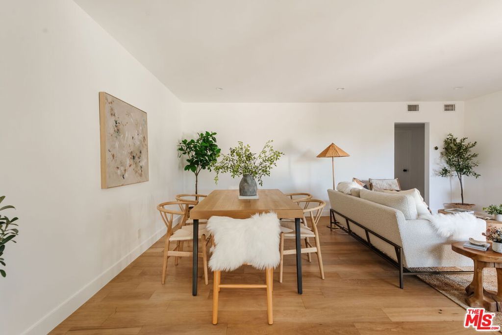 listing image 130729911088541330541