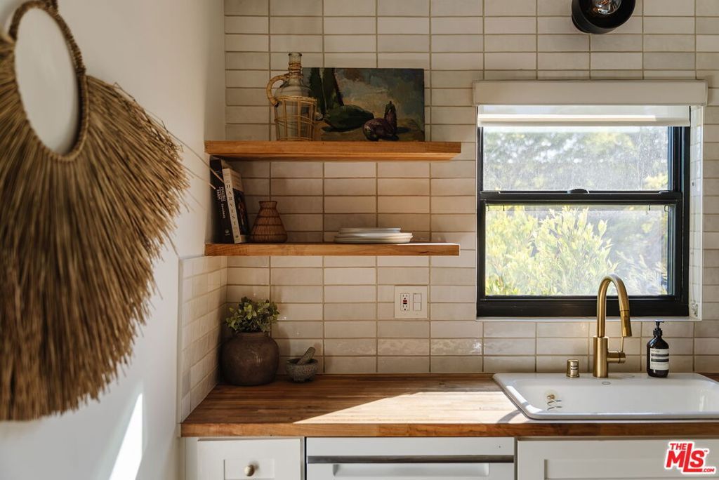 listing image 130721996268318704075