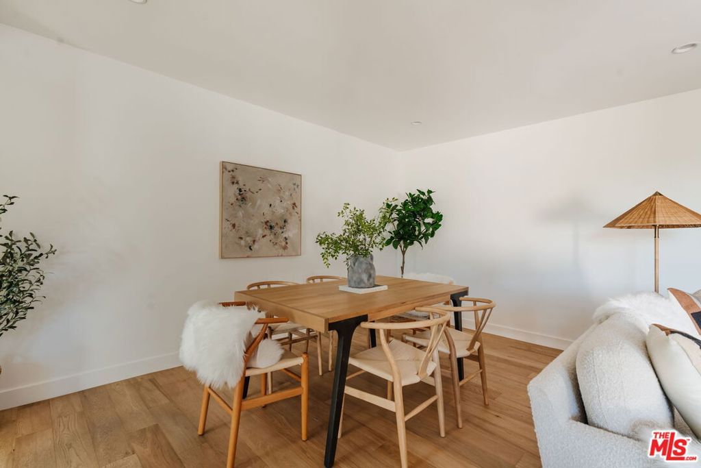 listing image 130726185720841160227