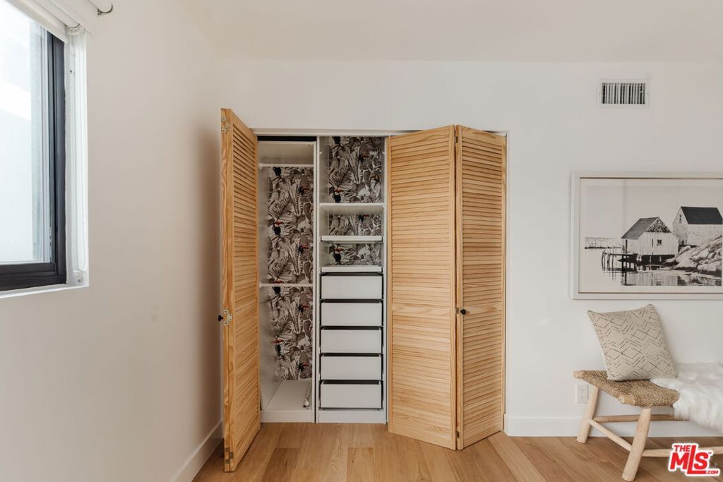 listing image 130729031740743013149