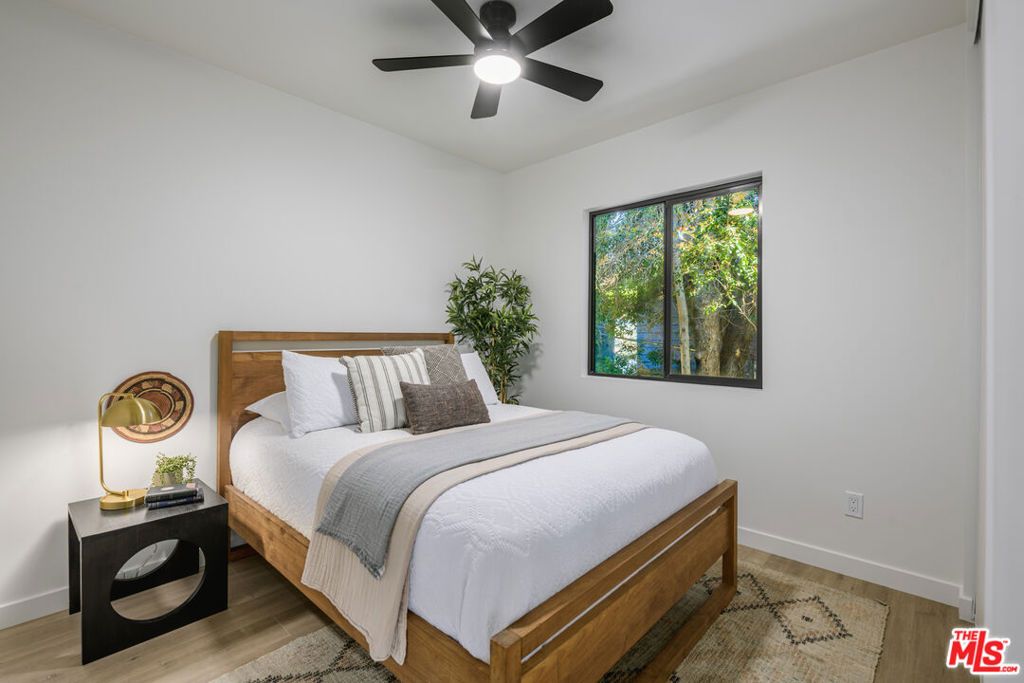 listing image 130729016687692867197