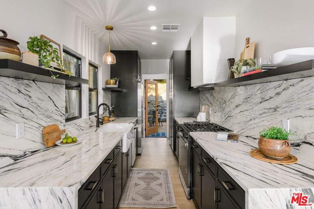 listing image 130728387089703131589
