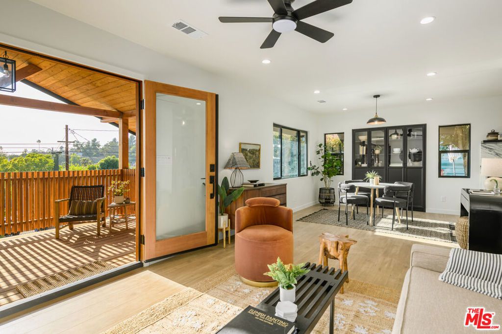 listing image 130727776329914755557