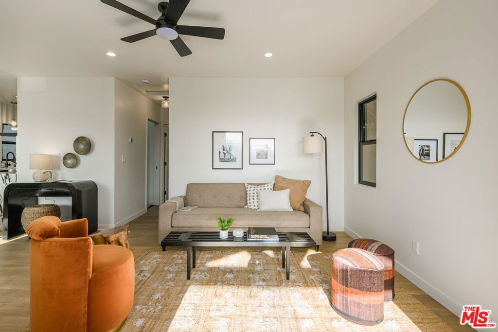 listing image 130723908320727702862