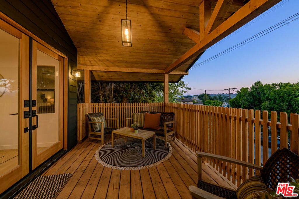 listing image 130723450441693039830