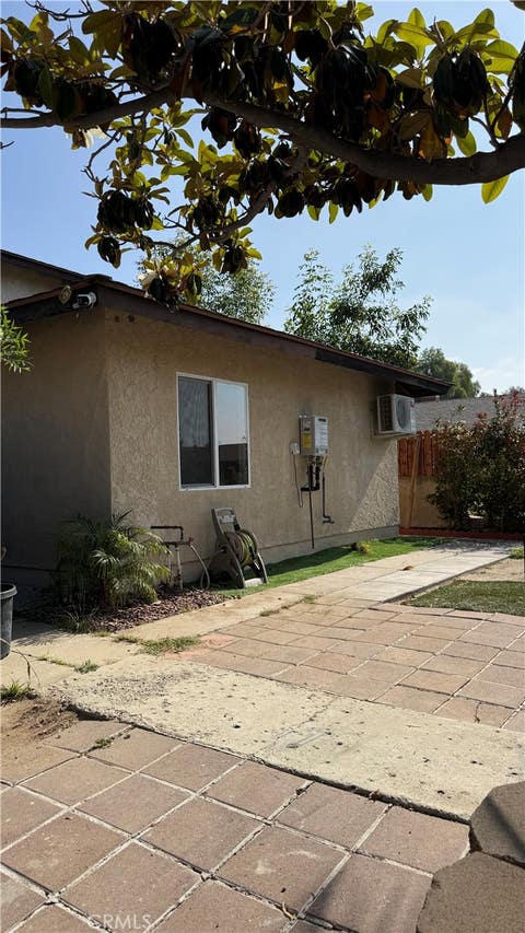 Photo of 2445 E Phyllis ST, Simi Valley, CA 93065 (MLS # SR26126015)