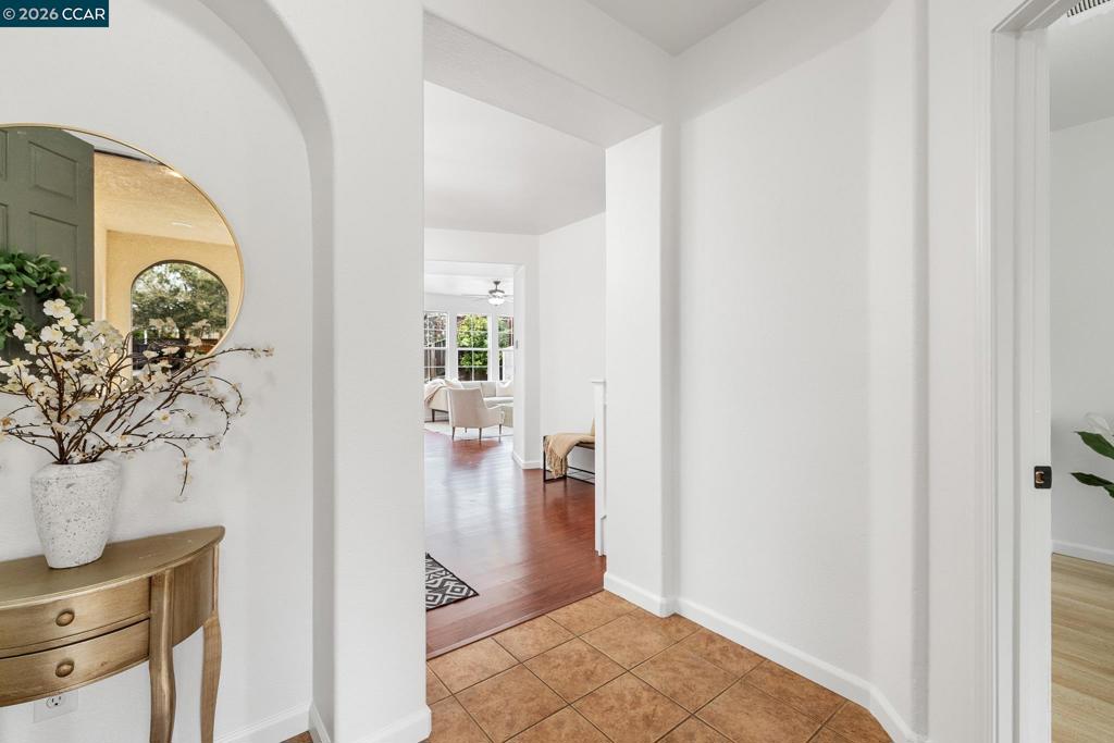 5700 5700 Oakmont Dr