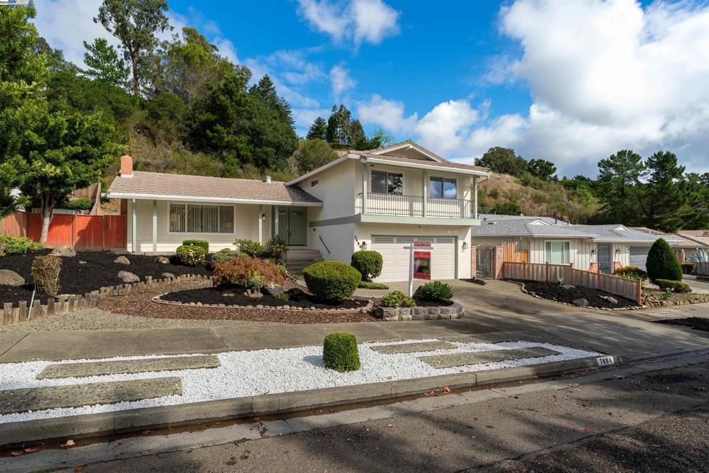 Photo of 7684 Surrey Ln Ln, Oakland, CA 94605 (MLS # 41114963)