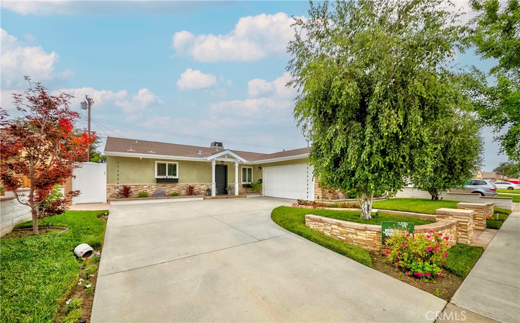 10252 Lorraine Lane