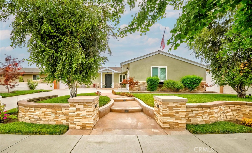 10252 Lorraine Lane