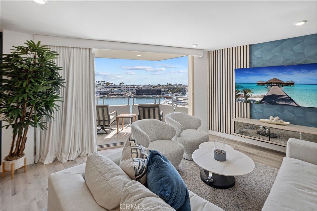 3121 W Coast 5D