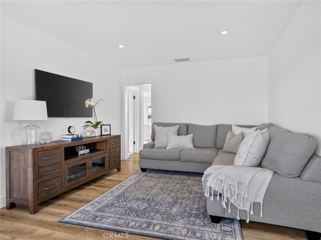 22421 Redbeam Avenue