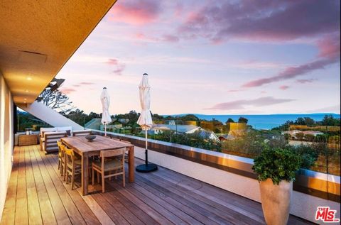 Photo of 27553 Pacific Coast Highway, Malibu, CA 90265 (MLS # 25617601)