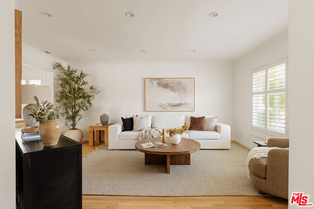 6364 W 77th Street