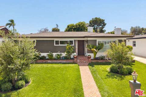Photo of 6364 W 77th Street, Los Angeles, CA 90045 (MLS # 26840003)